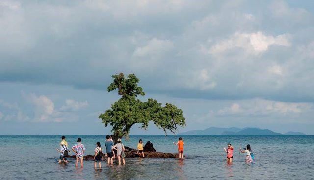 🤿🏄‍♀️เกาะกระดาด🥽