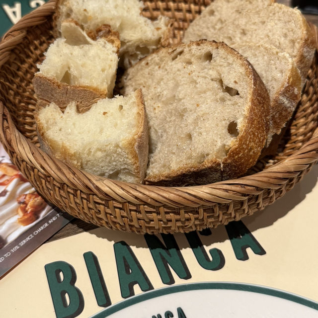 Bianca ร้านอาหารอิตาเลี่ยนมาแรง