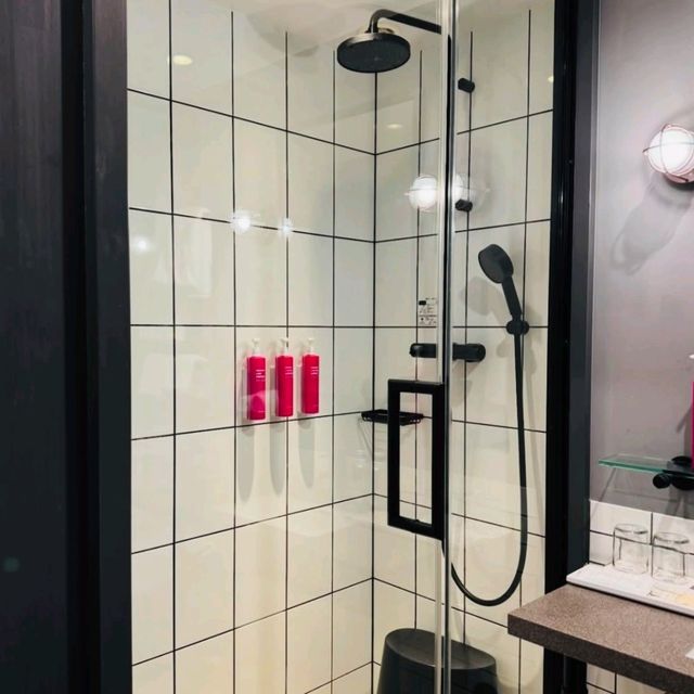 時尚與活力的完美結合 : Moxy Osaka Honmachi