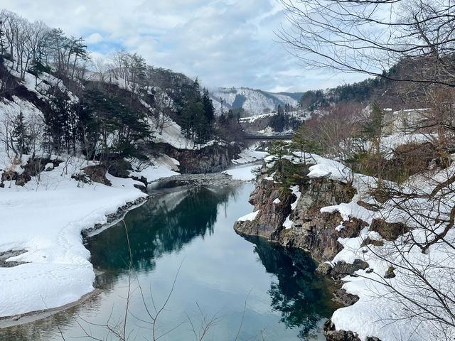 【四月合掌村】 春雪未融的童話世界 ❄️🏔