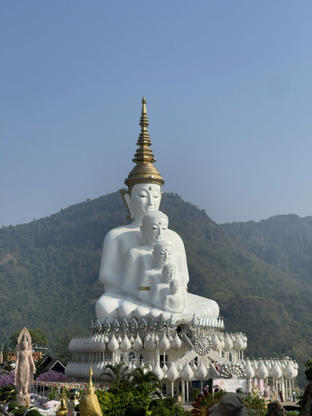 วัดพระธาตุผาซ่อนแก้ว – ไหว้พระเสริมบุญบนเขา