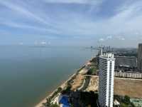 หาดโรงแรมเมอเวนพิคกับแสงอาทิตย์ตกอันโรแมนติก