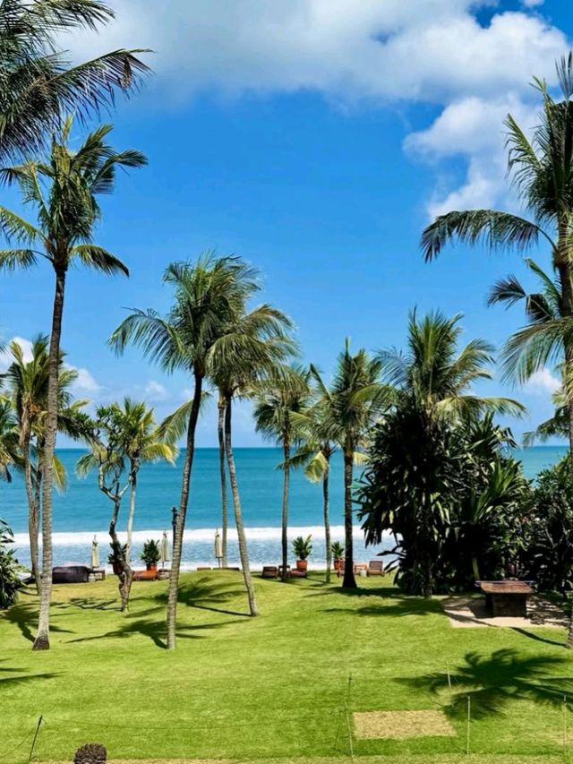🌅 Sunset Bliss in Seminyak: The Legian Bali Hotel  🏖️✨