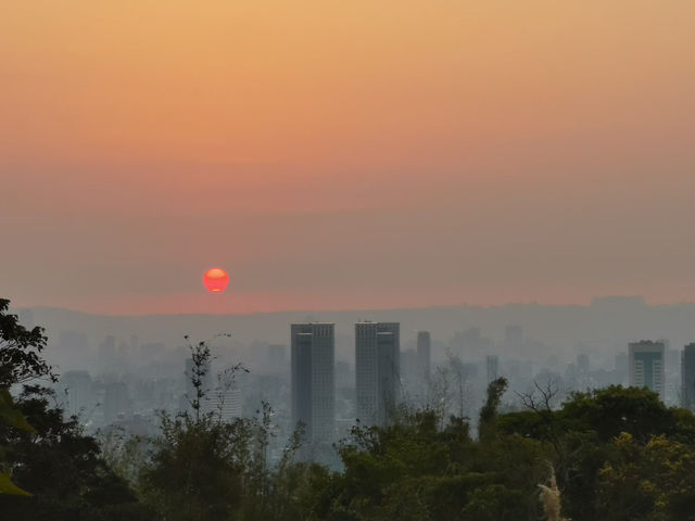 ชมวิวเมืองไทเป บนเขาช้าง ⛰️