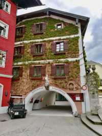 Storybook Facades and Lakeside Elegance – A Summer Stroll in St. Wolfga