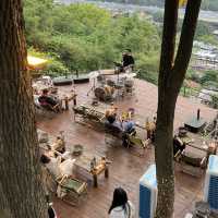 丁老头烤肉 – ร้านปิ้งย่างวิวหลักล้านในฉงชิ่ง