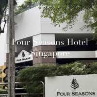 🇸🇬🏨 Four Seasons Hotel Singapore: A Blend of Classic Elegance & Prime Location