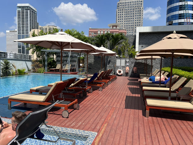 A Luxurious Urban Escape at Radisson Blu Plaza Bangkok