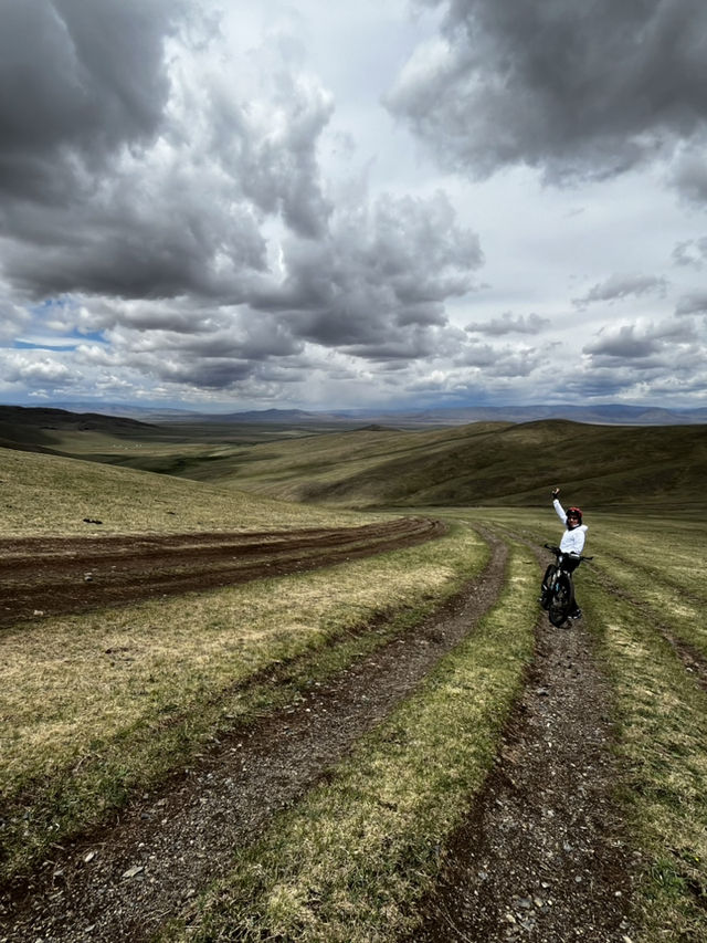 Crazy Cycling in Mongolia 