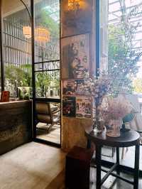 Gourmet in a Container vibe – Knock Knock Café Hits Different”