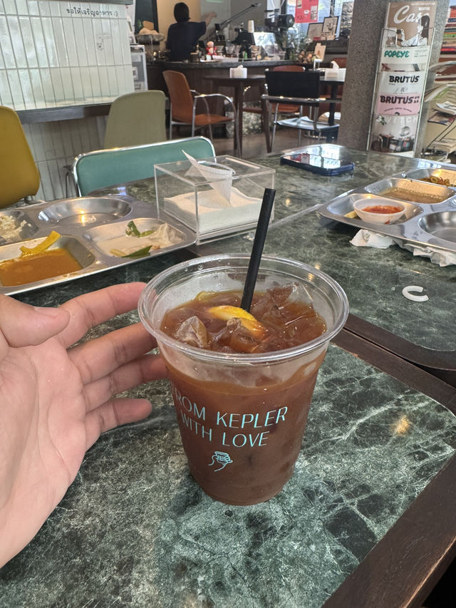  ☕ รีวิว Kepler BKK — คาเฟ่โฮมมี่ซอยลาซาล 8 