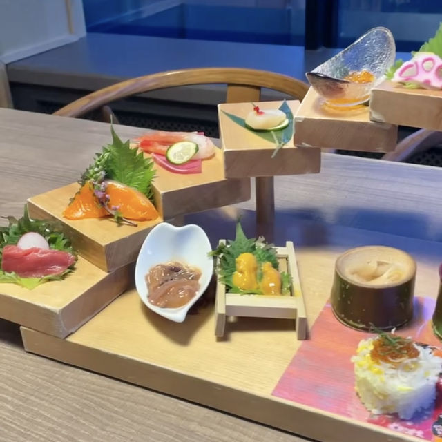 上階で食べる絶景を眺めながらのディナー