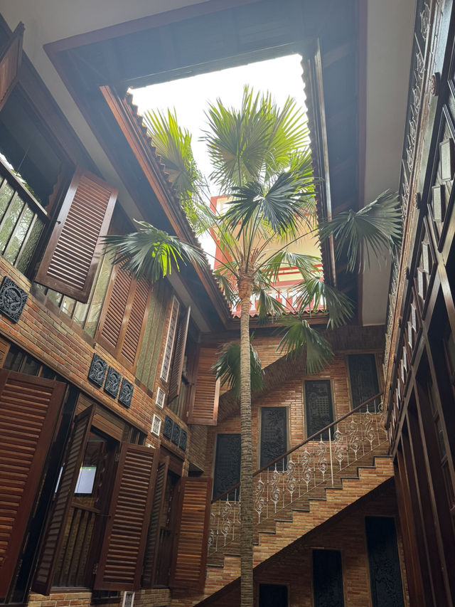 Most beautiful souvenir shop in Melaka