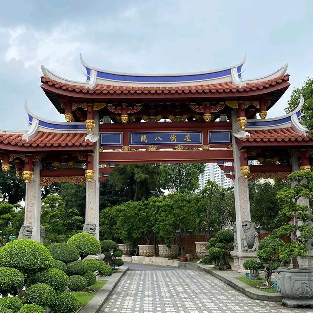 Lian Shan Shuang Lin Monastery (Free, lesser-known)