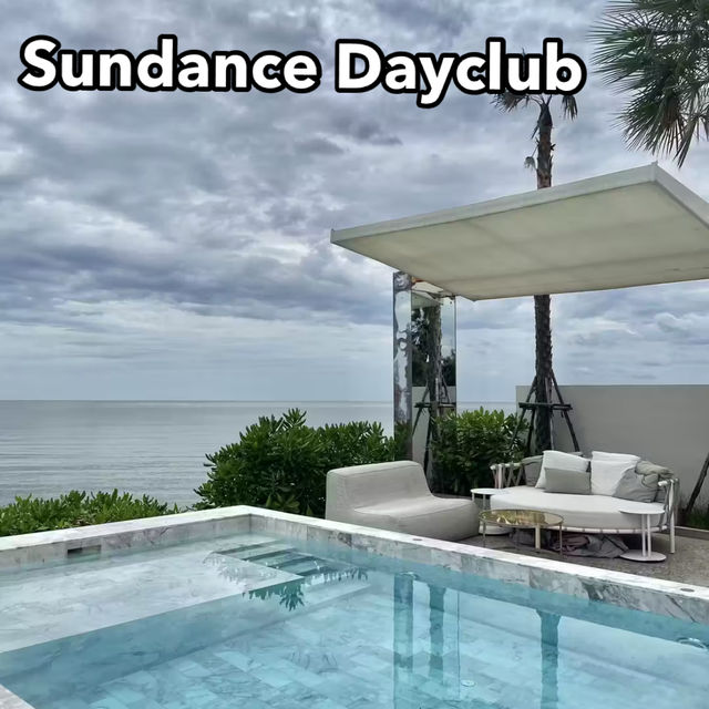 Sundance Dayclub บีชคลับริมทะเล มุมถ่ายรูป ปังเพีย