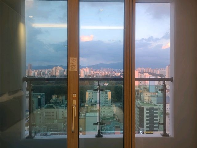광주 유탑부티크호텔&레지던스 디럭스룸 혼캉스 (조식, 미니바무료, 테라스, 인룸다이닝)