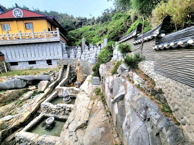 Haedong Yonggungsa Temple – A Temple by the Sea