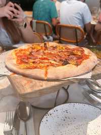喺海邊食Pizza