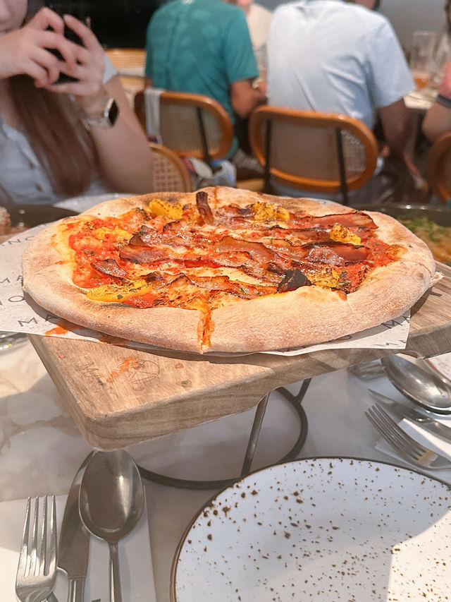 喺海邊食Pizza