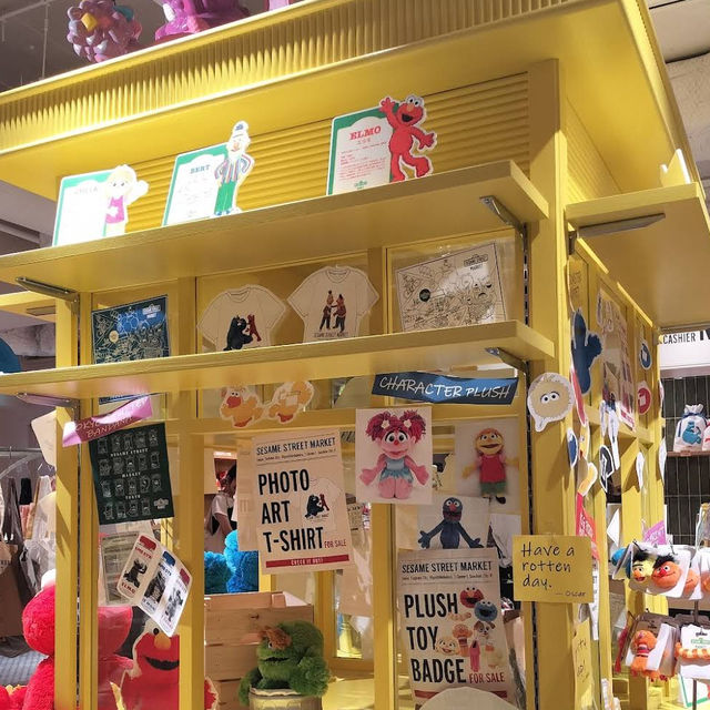 【東京/池袋🇯🇵】可愛すぎる店員さん❤️💙セサミストリートマーケット