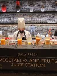 🌆 Skyline Luxury & Urban Pulse: A Chic Stay at Hyatt Regency Bangkok Sukhumvit 