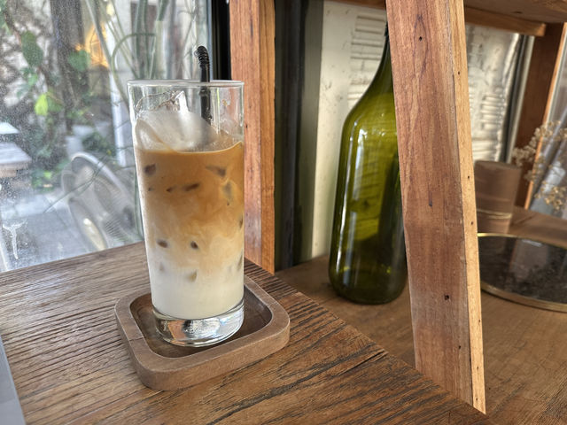 【The Barn Eatery And Design｜チェンマイ“おしゃれ空間×最強Wi-Fiの作業カフェ”】