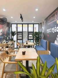 EE Earth Coffee & Bakery