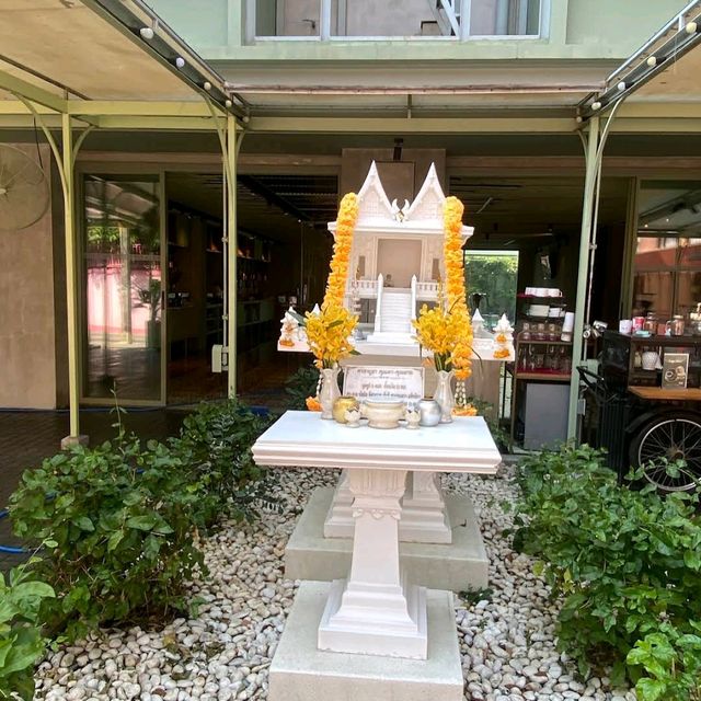 Samsen Street Hotel