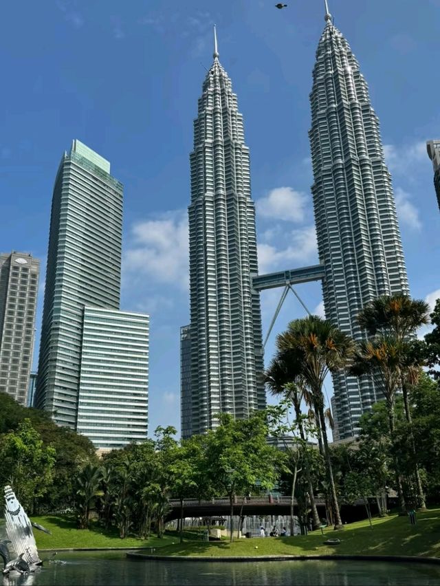 🗼🇲🇾 Petronas Twin Towers – Kuala Lumpur’s Iconic Landmark