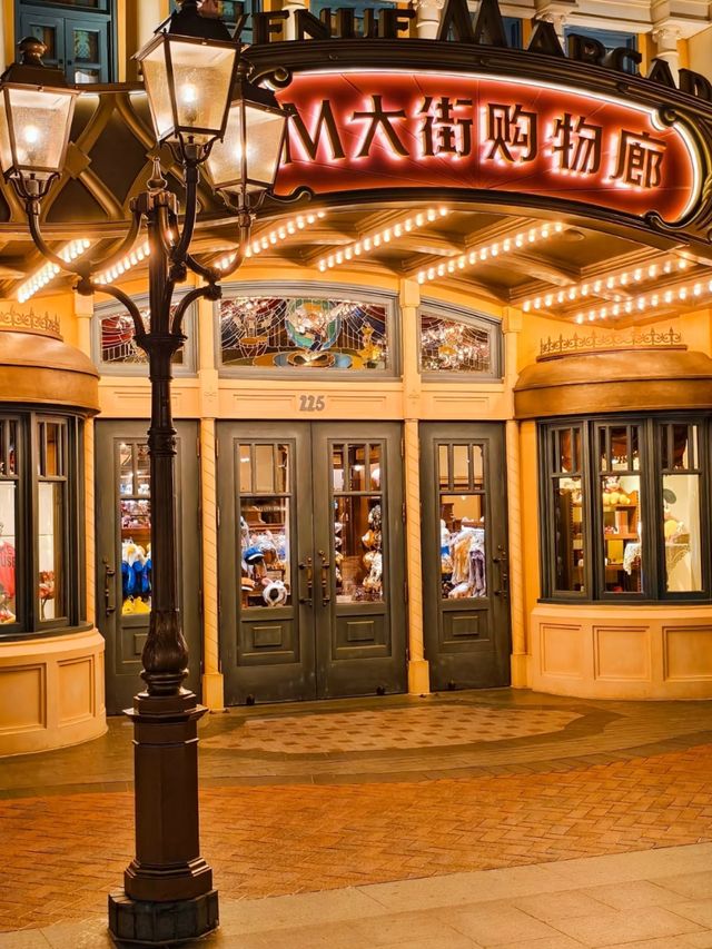 Magical Moments for Little Ones: A Kid’s Guide to Shanghai Disneyland