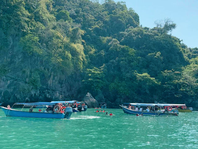 Tasik Dayang Bunting – A Lake Wrapped in Legends & Limestone 