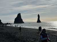 🌊 冰島黑沙灘 Reynisfjara｜宛如異星球的玄武岩奇景