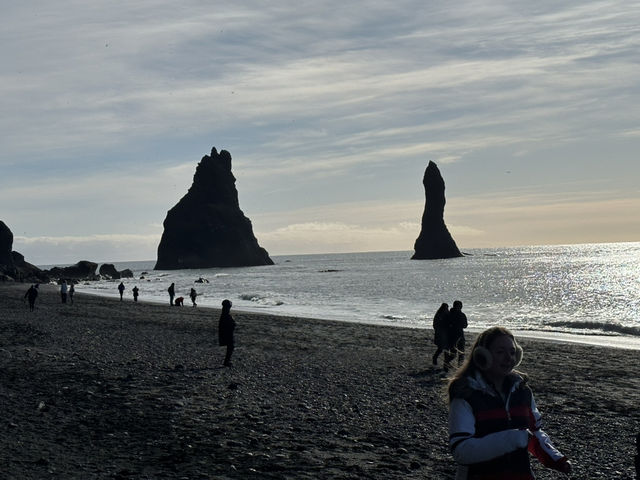🌊 冰島黑沙灘 Reynisfjara｜宛如異星球的玄武岩奇景