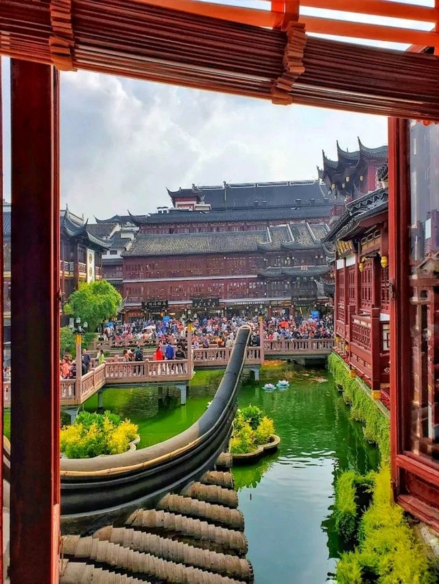 Curves & Eaves: The Living Art of Yu Yuan