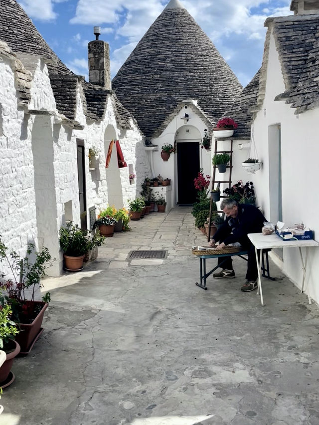 Alberobello, Italy 🤍 fairytale houses 🇮🇹