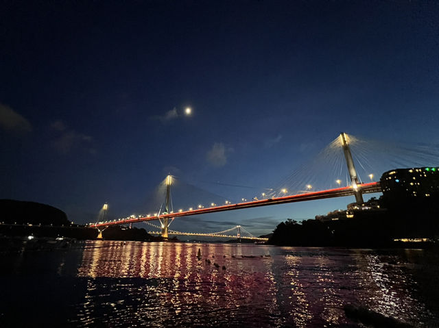 汀九灣泳灘🇭🇰：隱藏在城市邊緣的寧靜天堂