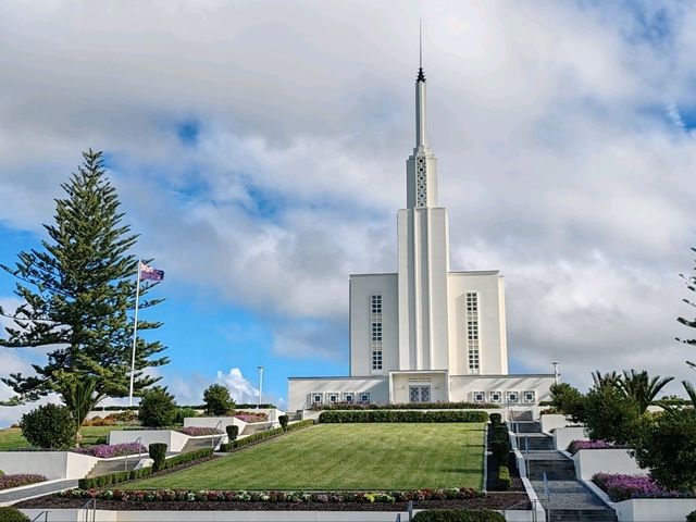 The Hamilton New Zealand Temple: A Divine Light Atop the Hill