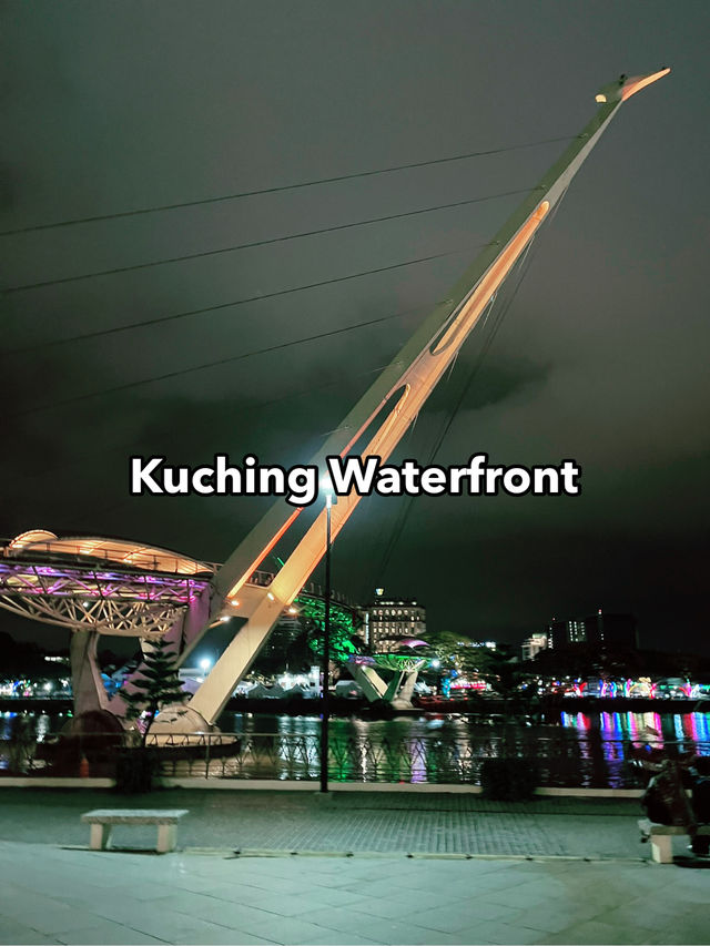 Kuching Waterfront: A Must-Visit Scenic Gem That Comes Alive at Night Kuching Waterfront: A Must-Visit Scenic Gem That Comes Alive at Night