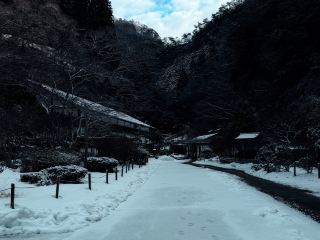 冬のワンダーランド。
✨ 生き生きとした日本の歴史を発見！生野銀山 🏔️🌨️