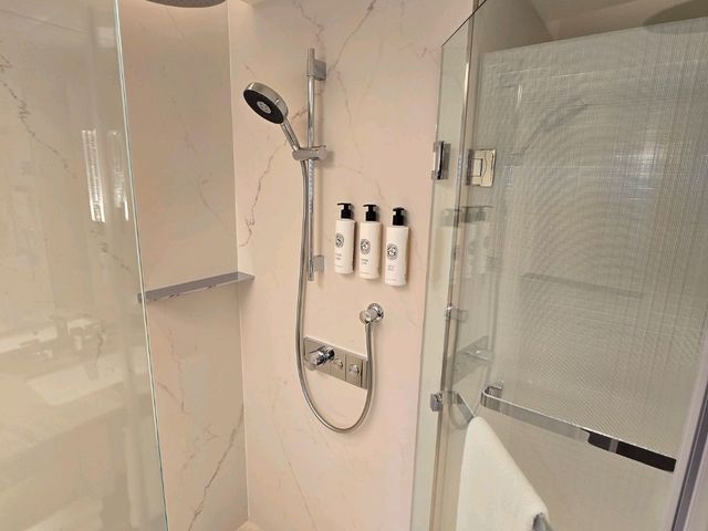 Luxury Vibes at Mandarin Oriental Singapore: Club Room Stay Review đ¨â¨