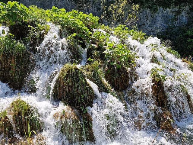 A Journey through Plitvice Lakes 🌿🏞️