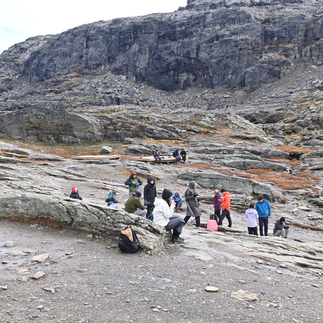 TROLLTUNGA นอร์เวย์ตอนใต้ สุดยอดวิวและจุดลิ้นยอดเข
