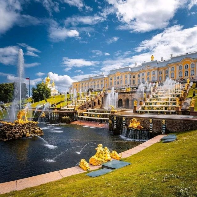 🏰 Peterhof Palace – Russia’s Versailles