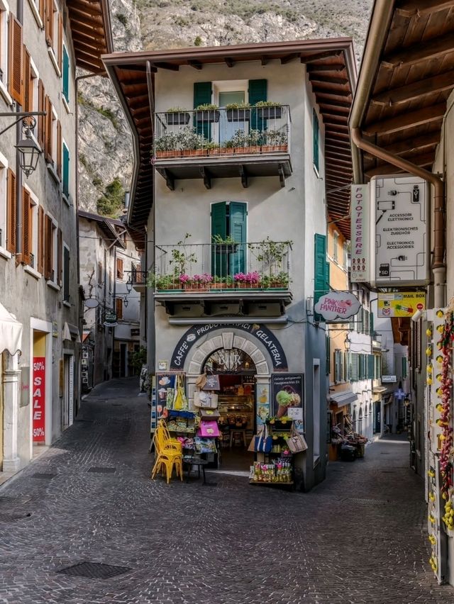🌿 Limone sul Garda: A Lakeside Haven of Lemons and Timeless Views 🇮🇹✨