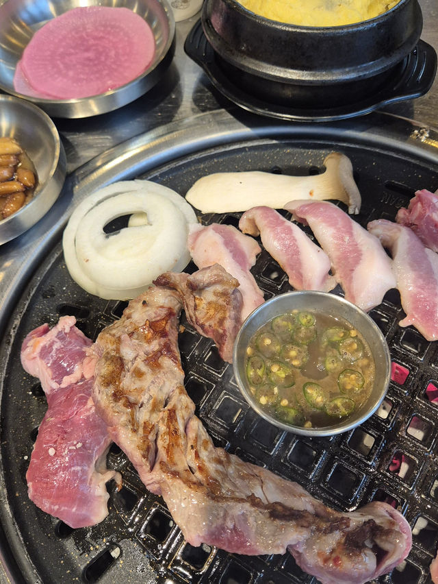 🥩 푸짐하고 정갈하게, 수원 국돼화로 영통본점 🍽️