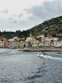 Sail into the Mediterranean charm of Isola del Giglio!