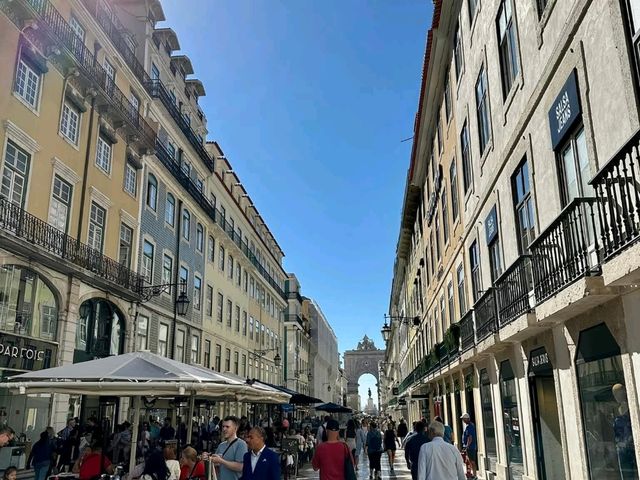 Lisbon, Portugal’s sun-kissed capital 😍🌞