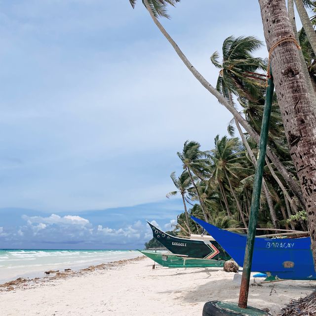 Boats and beaches in Boracay 