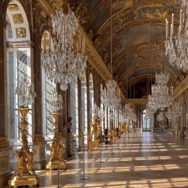 Chateau Versailles: A Stroll Through Opulence