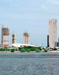 在西岸，看黃浦江兩岸現代新貌